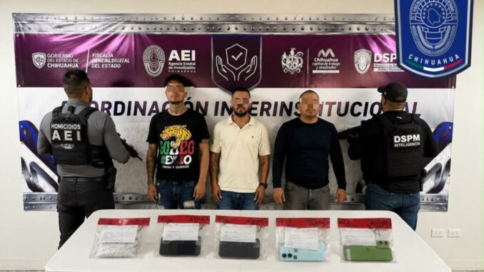 Detienen AEI y Policía Municipal a 3 masculinos con droga en la colonia Cerro de la Cruz
