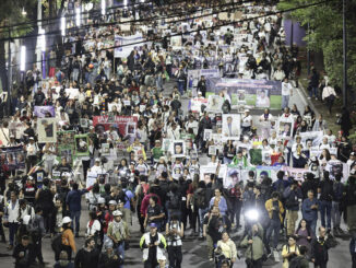 ¡Déjenos entrar!’: familias de desaparecidos marchan para visibilizar la crisis a horas del Mundial; son bloqueadas