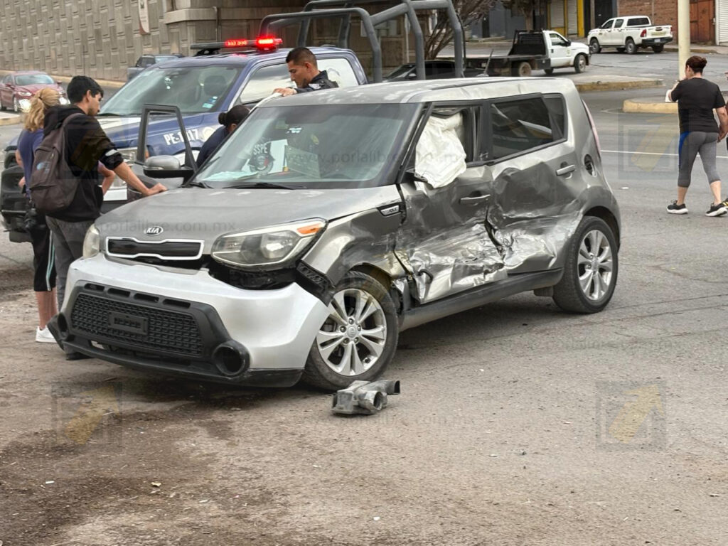 Conductor se da a la fuga tras provocar choque con lesionados en el Periférico R. Almada