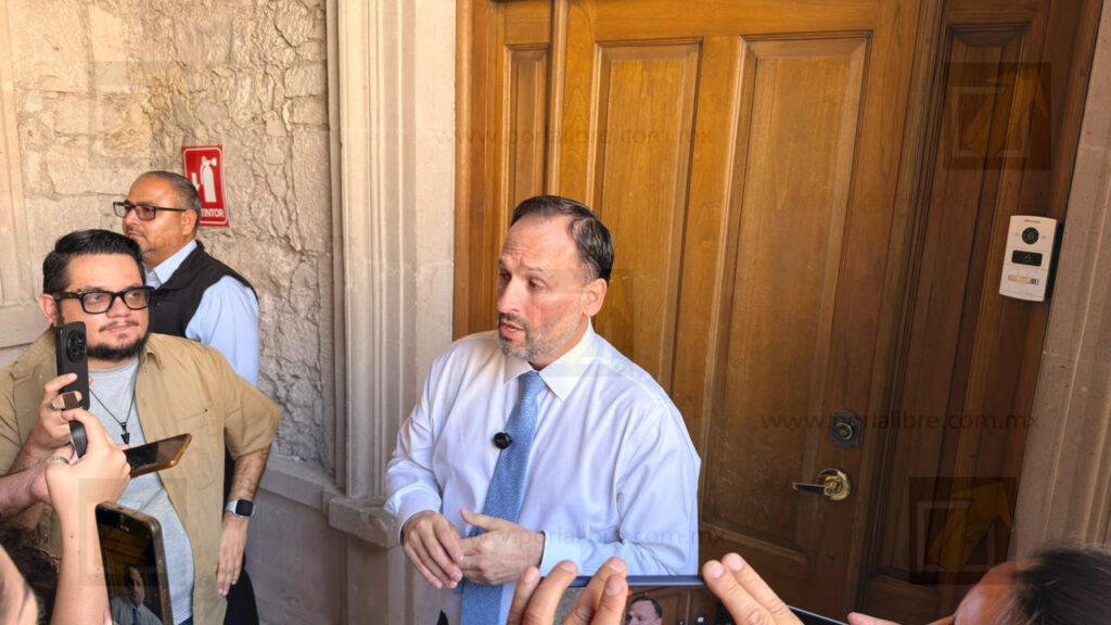 De la Peña responde a críticas de Cuauhtémoc Estrada y cuestiona su desempeño como diputado
