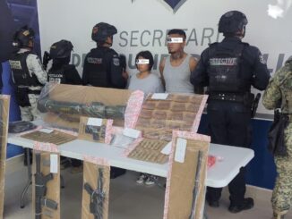 Aseguran a pareja con lanzacohetes antitanque y mil pastillas de fentanilo en Juárez