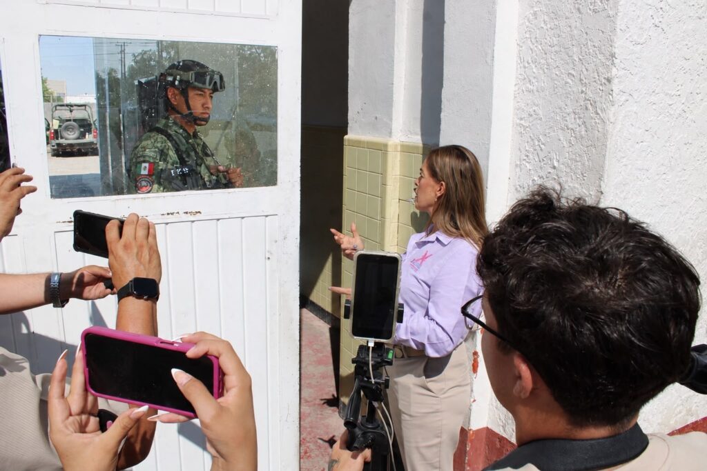 Qué esconde el Gobierno Municipal detrás de los portones?; le niegan el paso a Xóchitl y reporteros en estaciones de bomberos 