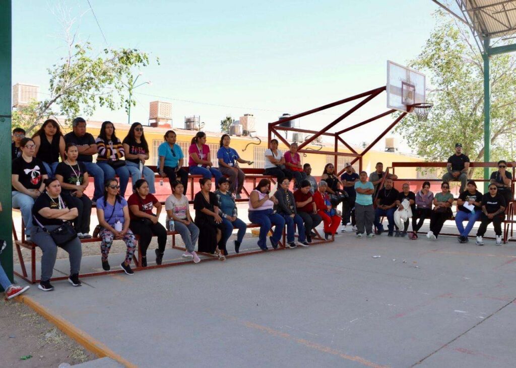 Imparten plática preventiva a padres en primaria de Castillo Peraza