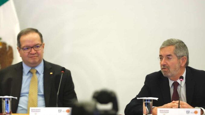 SRE y UNAM revisan avances de la Plataforma Acción Migrante a un año de su operación