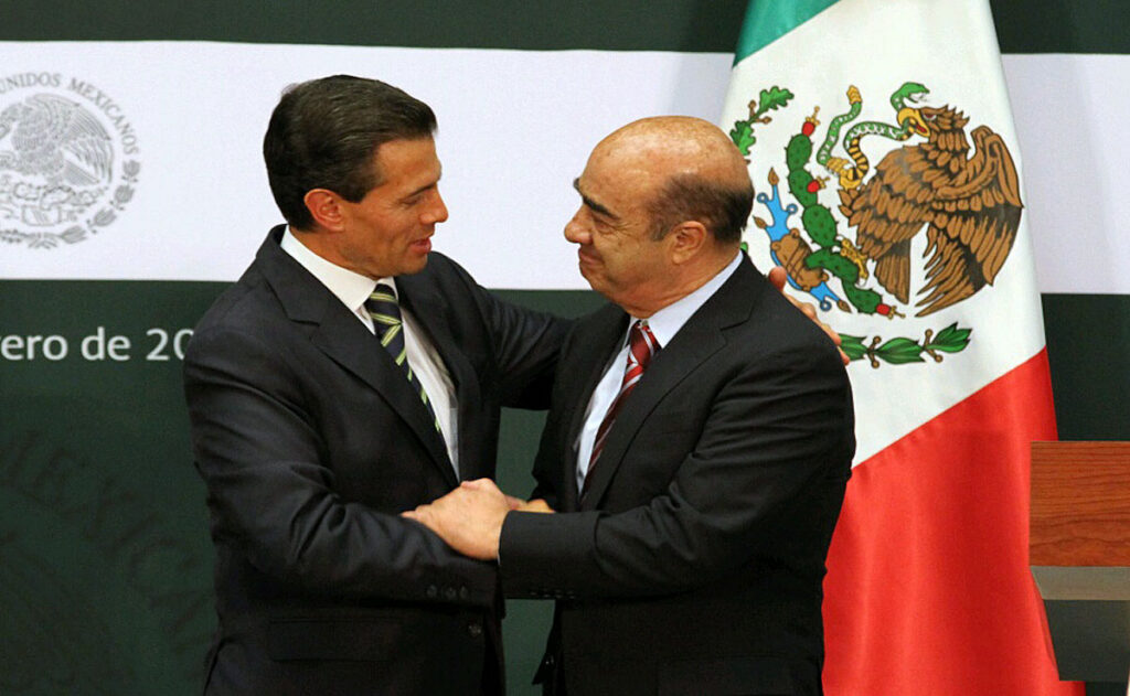 Juez modifica estado de Murillo Karam por Ayotzinapa; ¿dónde permanecerá?