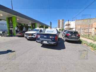 Localizan sin vida a hombre frente a gasolinera en El Bajo
