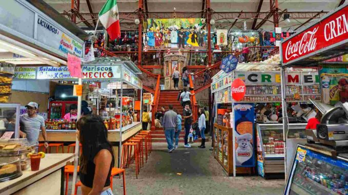 Siete de cada 10 pequeños comercios en México vendieron más durante el Mundial 2026
