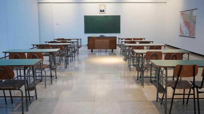 SEP ordena el cierre de las escuelas militarizadas tras muerte de Dafne Zapata