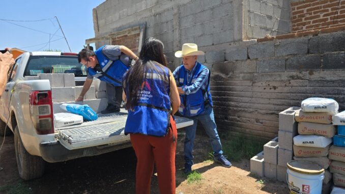 Apoya Municipio a dos familias del sur de la ciudad para ampliar sus viviendas