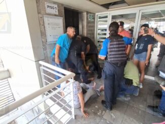 Ocho turistas quedan atrapados 20 minutos en elevador del estacionamiento del Congreso
