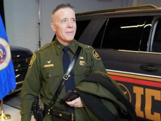Greg Bovino, jefe de operaciones migratorias en las que murieron dos ciudadanos, se retira