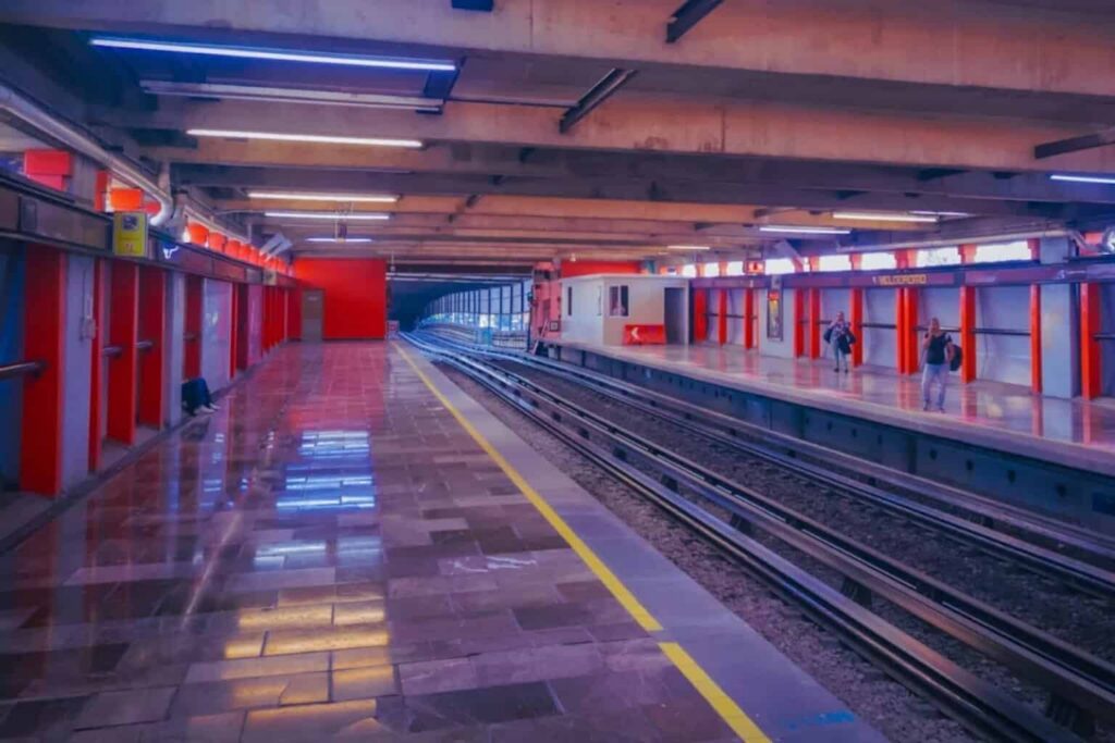 Metro CDMX anuncia horario extendido en Línea 9 por Vive Latino 2026
