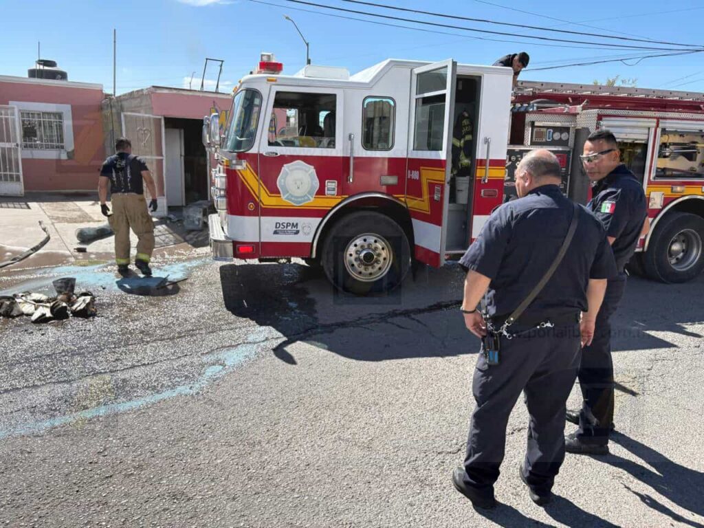 Explosión en menudería deja a mujer lesionada y provoca pérdidas totales en negocio