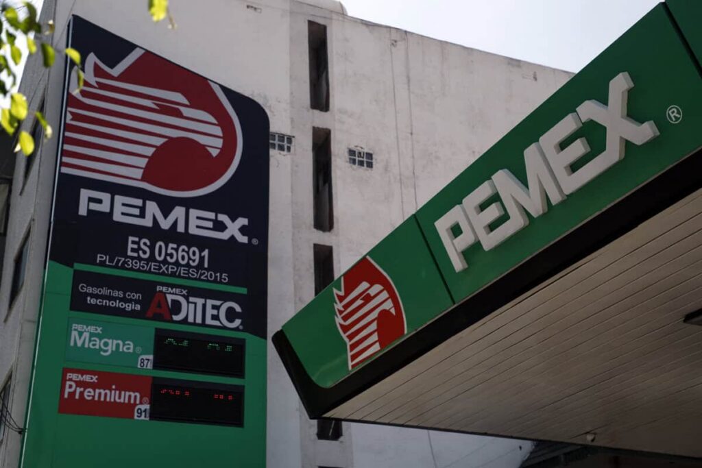 Renuevan acuerdo en México para mantener gasolina regular por debajo de 24 pesos por litro