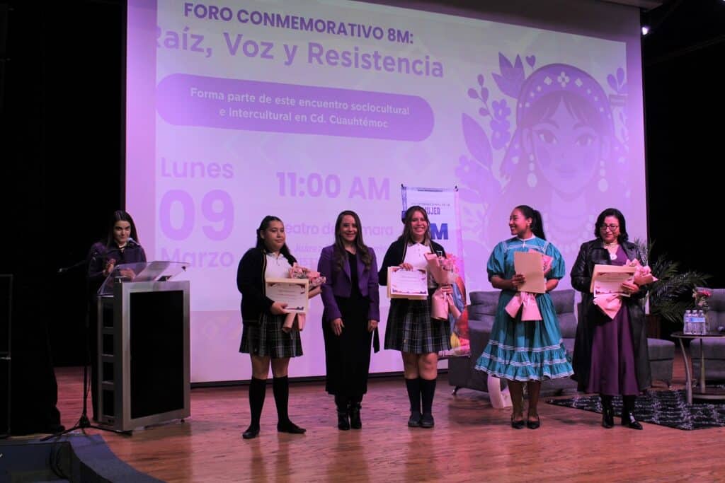 Desarrollan con éxito foro Raíz, Voz y Resistencia