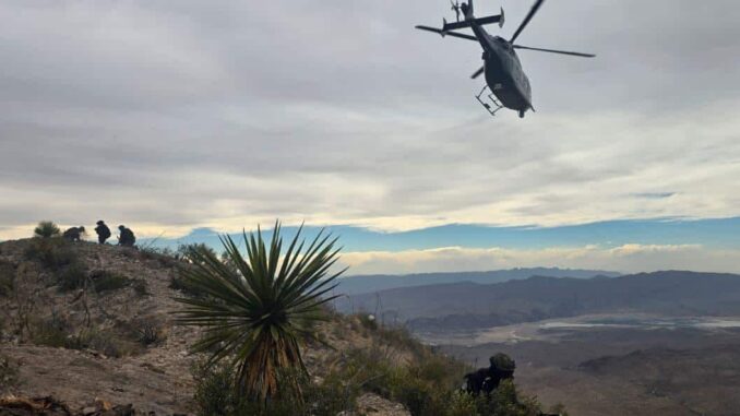 Aseguran armamento y equipo táctico en campamento improvisado en Aldama