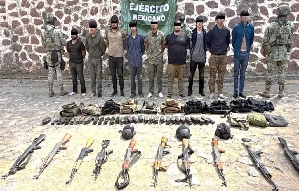 En Guadalupe y Calvo aseguran armas, explosivos y cartuchos; 9 detenidos