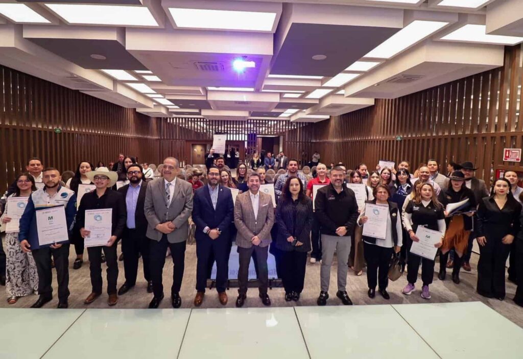 Entrega Secretaría de Turismo 80 Distintivos de Calidad Turística a empresas del municipio de Chihuahua