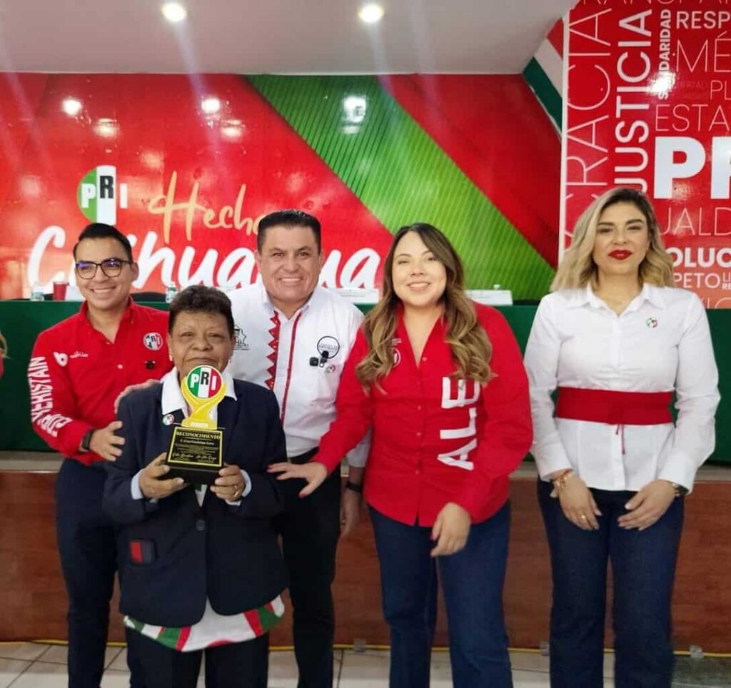 PRI reconoce a militantes con más de 55 años de trayectoria en su 97 aniversario