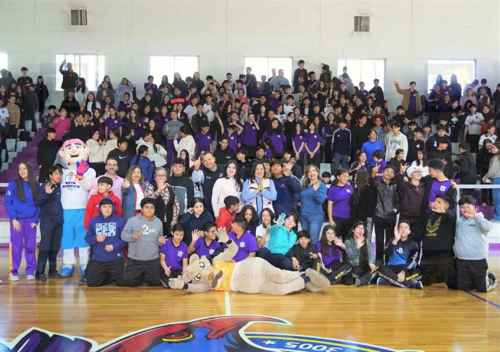 Entrega Marco Bonilla mejoras de espacios y deporte para estudiantes de secundaria Benito Juárez