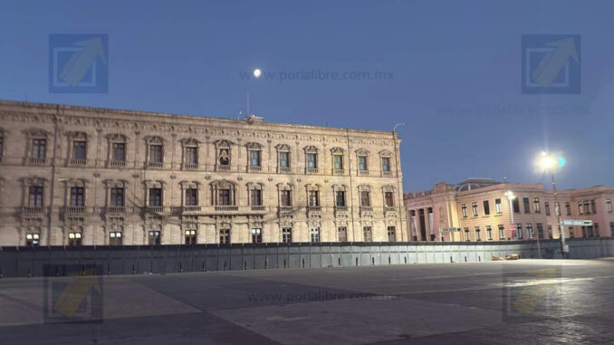 Blindan el Centro Histórico previo a la marcha 8M
