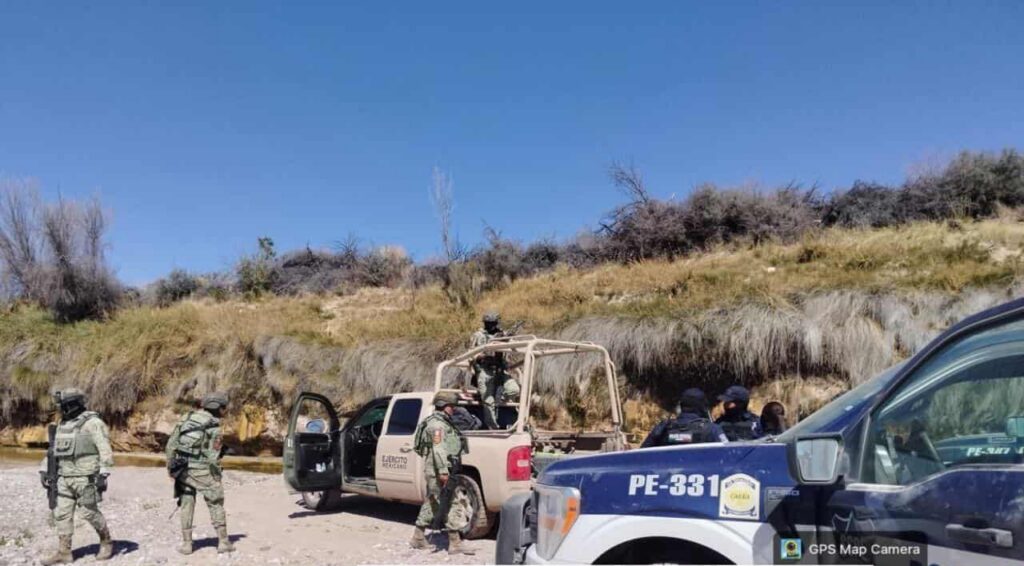 Localizan en Ojinaga vehículos robados y desmantelan campamento