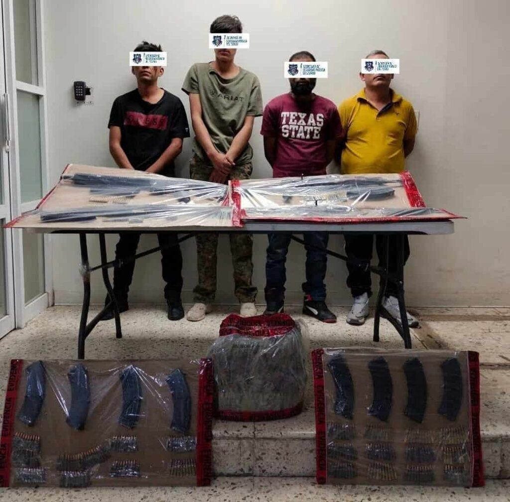 Aseguran a tres tras persecución y balazos en Aldama