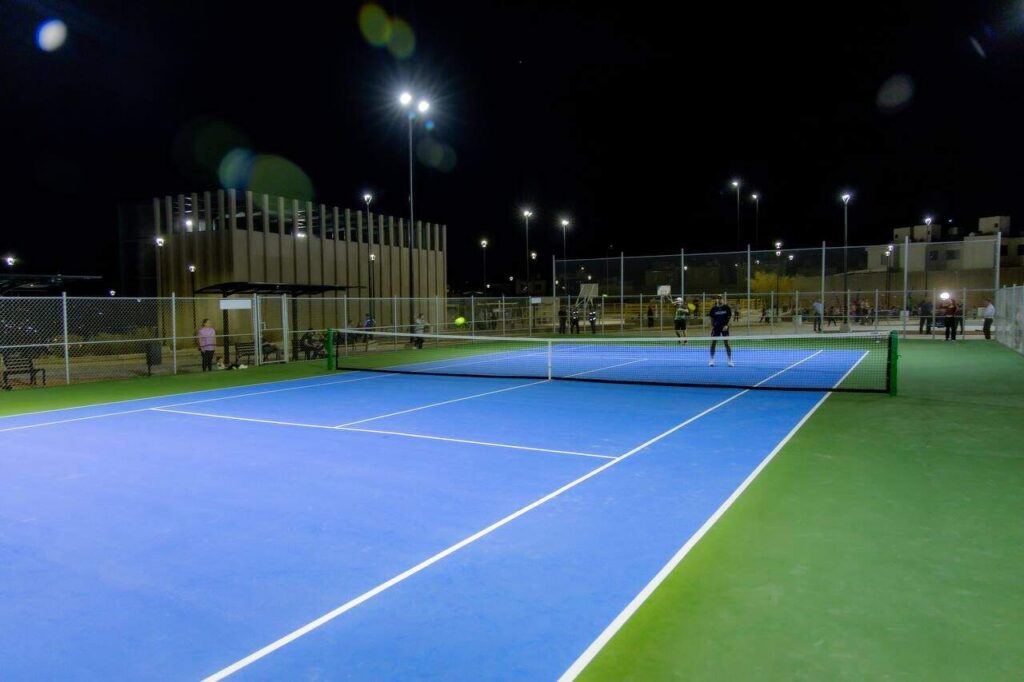 Inaugura Marco Bonilla cancha de tenis en parque Haciendas del Real