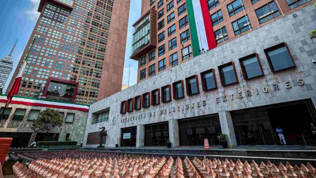 SRE ayuda a mexicanos a salir de Medio Oriente por la vía terrestre