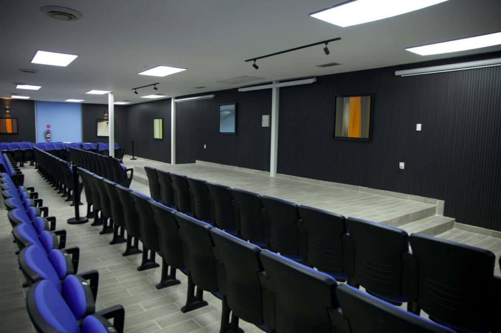 Entrega Marco Bonilla remodelación del audiovisual y área de psicología en la Maestros Mexicanos