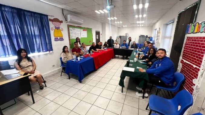 Lleva FEM pláticas de prevención de delitos sexuales a maestros de la escuela primaria “18 de Julio”
