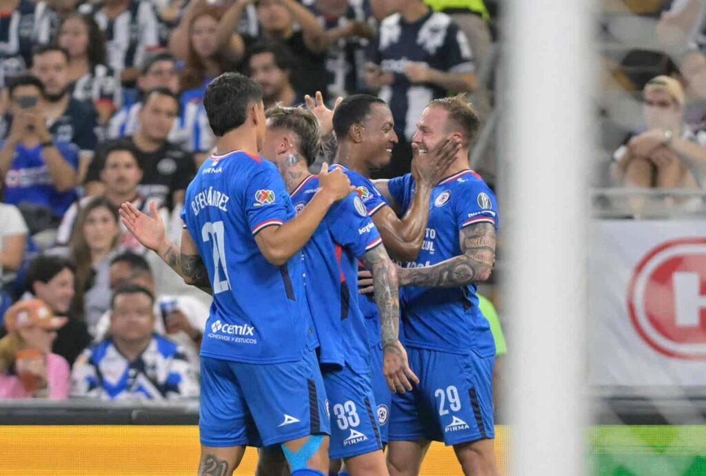 Cruz Azul, nuevo líder general