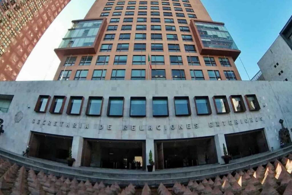 SRE asegura que no ha recibido peticiones de connacionales para salir de Irán