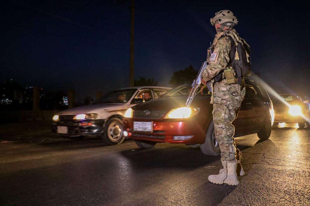 Pakistán bombardea Kabul y declara entrar en «guerra abierta» con Afganistán