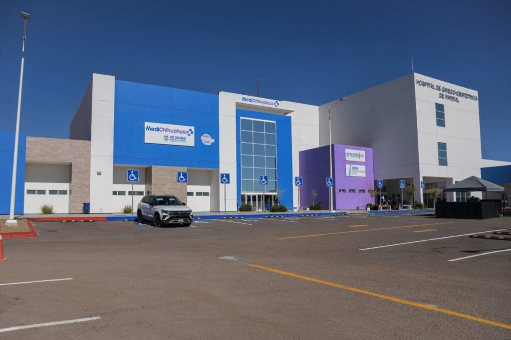 Maru Campos entrega el Hospital de Gineco-Obstetricia en Parral en beneficio de 16 municipios de la región