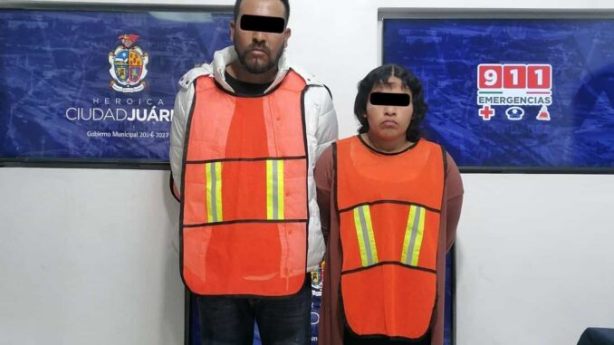 Detienen a pareja con armas de fuego y en vehículo robado