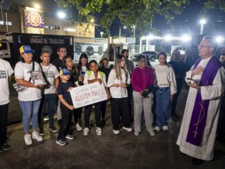 Familiares de presos políticos hacen vigilia en Caracas por la liberación de sus parientes
