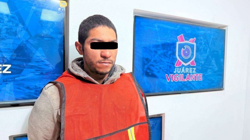 Detienen a hombre por dañar la cámara de un botón de emergencia
