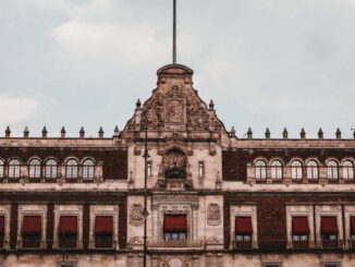Morena, PT y PVEM se reúnen en Palacio Nacional para abordar la reforma electoral