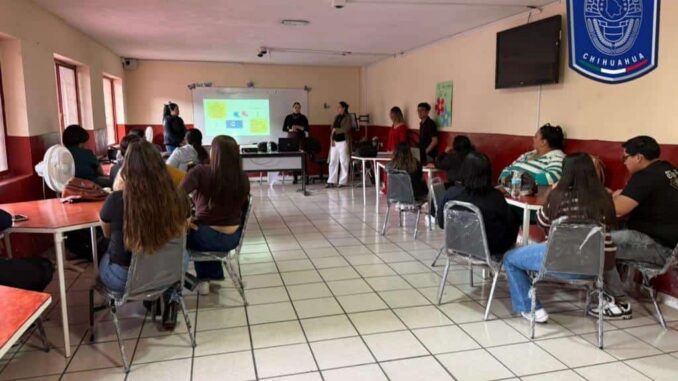 Concientizan GOECHI y CEAVE a estudiantes de psicología sobre violencia de género