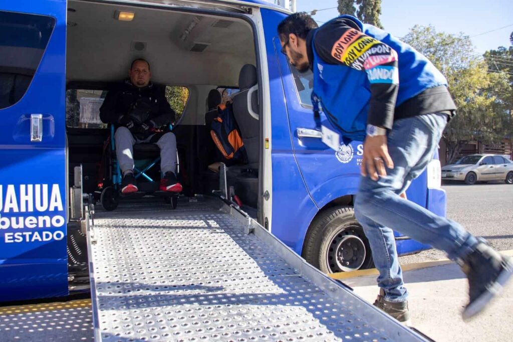 Invitan a personas con discapacidad a utilizar el servicio de transporte adaptado gratuito