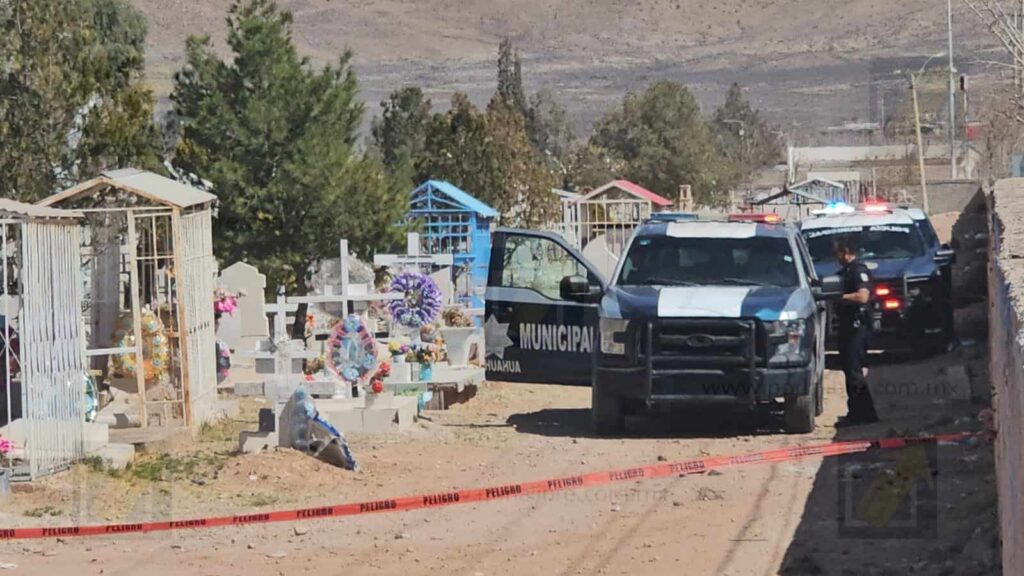 Localizan a hombre sin vida entre tumbas del panteón municipal número 4