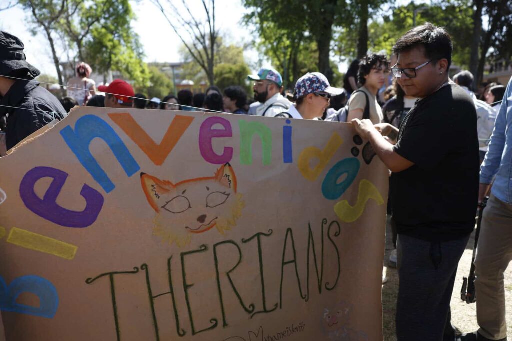 El primer evento en México de personas que se identifican con animales «Therian» termina en fracaso