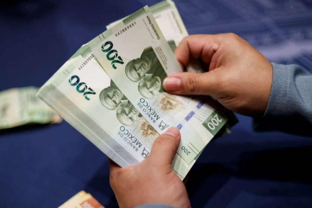 SHCP refinancia 10 mil 250 millones de dólares para mejorar el perfil de la deuda pública