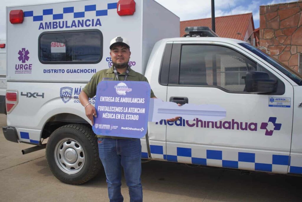 Entrega Secretaría de Salud dos ambulancias a la comunidad de Los Parajes, en Guachochi
