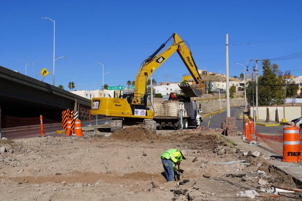 Continúa Municipio con construcción de gaza en Teófilo Borunda y periférico de la Juventud