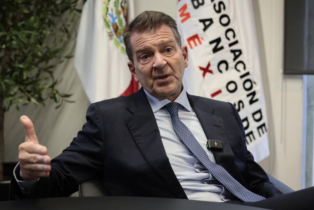 «México está en posición de privilegio tras reacomodo global», asegura Emilio Romano, líder de banqueros