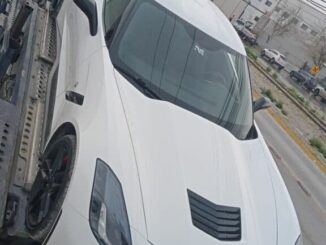Detienen en Juárez a hombres en posesión de vehículo Corvette robado en EU