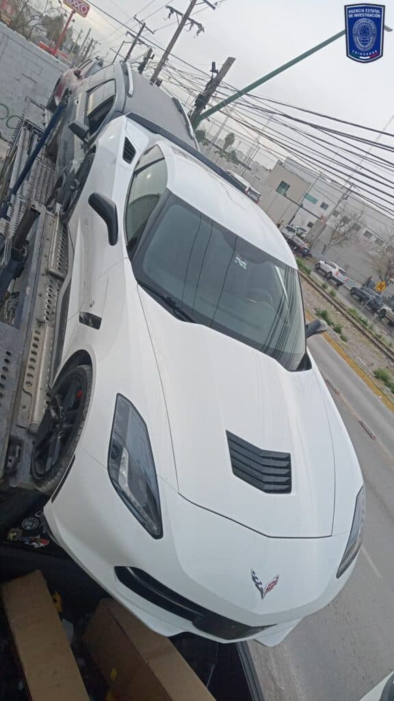Detienen en Juárez a hombres en posesión de vehículo Corvette robado en EU