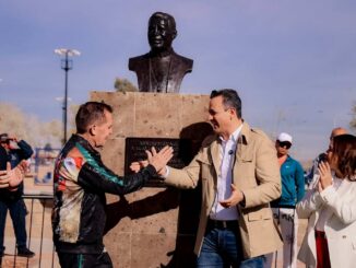 Devela Marco Bonilla y Julio César Chávez, monumento en honor al campeón de box en el Polideportivo